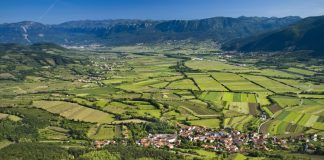 vipava-valley-drone-panorama-slovenia-greenery-nature